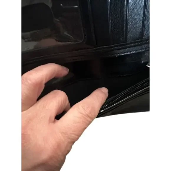 Beijo Shiny Purple Patent Leather Magnetic Fold Wallet Women’s - Picture 9 of 11